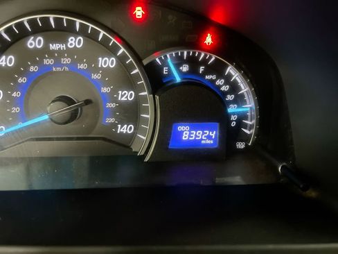 Used 2012 Toyota Camry XLE FWD image 13