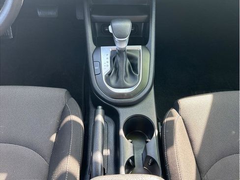 Used 2022 Kia Forte LXS w/ LXS Technology Package image 18