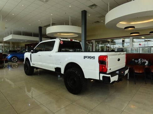 New 2026 Ford F250 Lariat w/ Black Appearance Package image 9