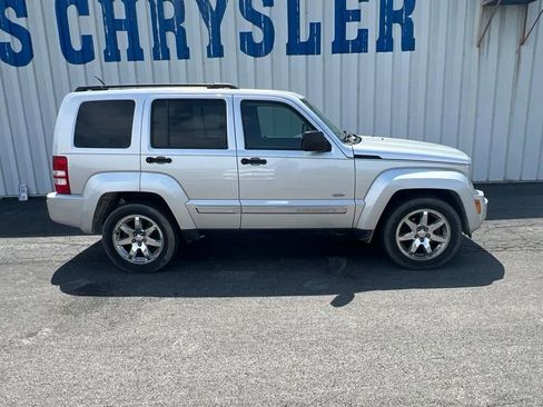 Used 2012 Jeep Liberty Sport AWD/4WD image 3