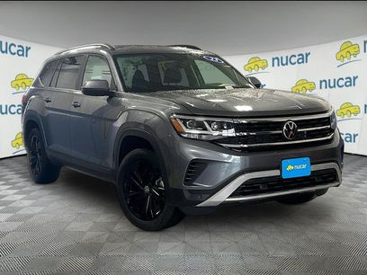 Used 2023 Volkswagen Atlas SE w/ Black Wheel Package