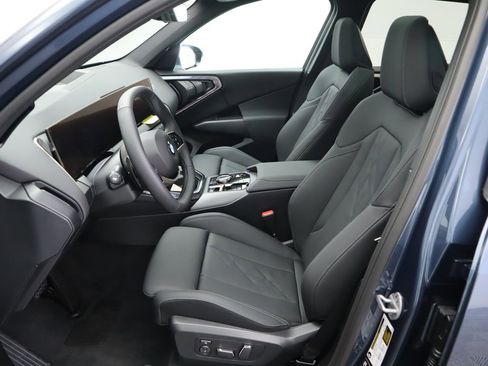 Certified 2025 BMW X3 xDrive30i w/ Convenience Package image 21