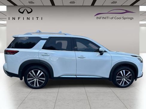 Used 2025 Nissan Pathfinder Platinum w/ Cargo Package FWD image 8