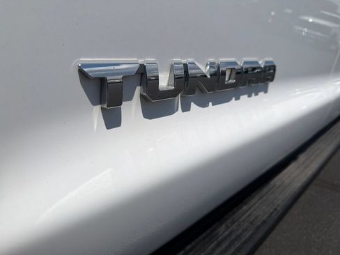 Used 2021 Toyota Tundra Limited w/ Limited Premium Package AWD/4WD image 12