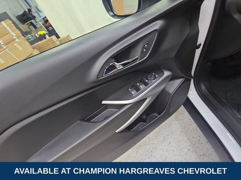 Used 2024 Chevrolet Trax LS w/ LS Convenience Package FWD image 31