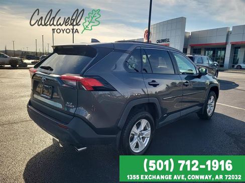 Used 2021 Toyota RAV4 XLE w/ Convenience Package image 5