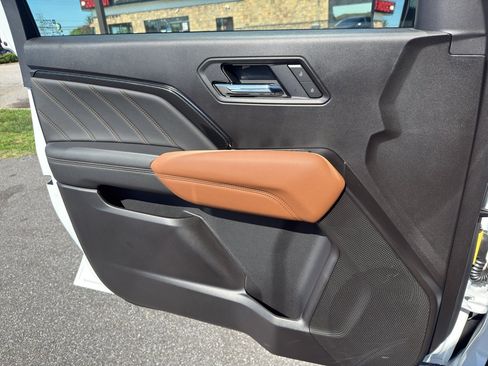 New 2026 GMC Canyon AT4 w/ Technology Plus Package AWD/4WD image 9