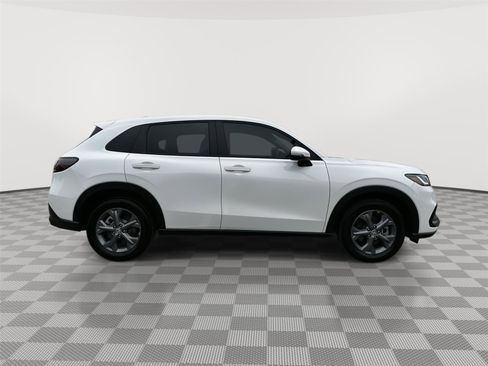 Certified 2026 Honda HR-V LX image 5