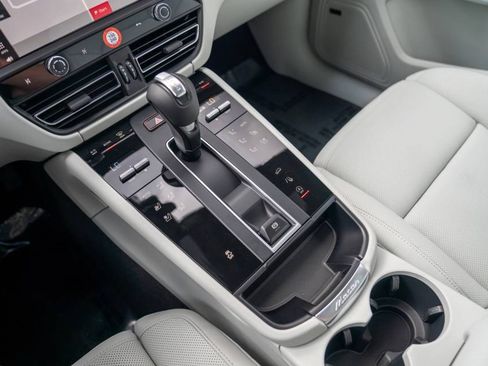 New 2026 Porsche Macan AWD/4WD image 19