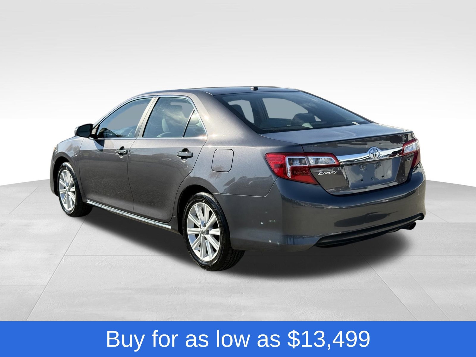 Used 2014 Toyota Camry XLE w/ Leather Package FWD image 7