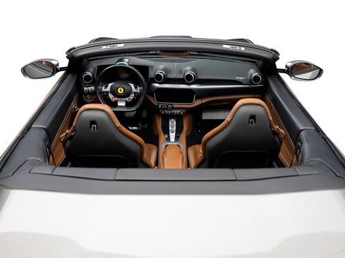 Used 2019 Ferrari Portofino RWD image 58