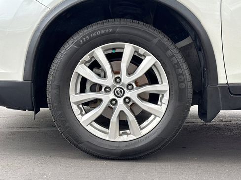 Used 2017 Nissan Rogue SV AWD/4WD image 27