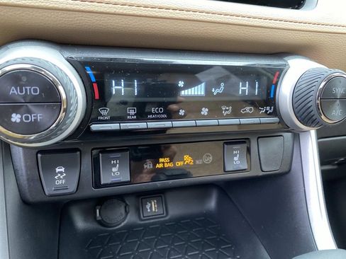 Used 2024 Toyota RAV4 XLE w/ Convenience Package image 16