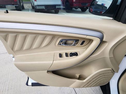 Used 2014 Ford Taurus SEL w/ Equipment Group 201A FWD image 11