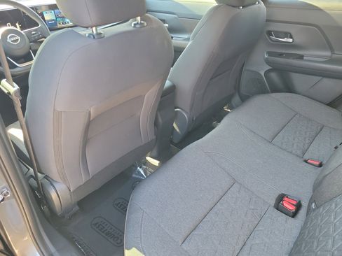 Certified 2025 Nissan Kicks SV image 12