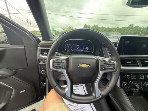 Used 2024 Chevrolet Tahoe Premier AWD/4WD image 14