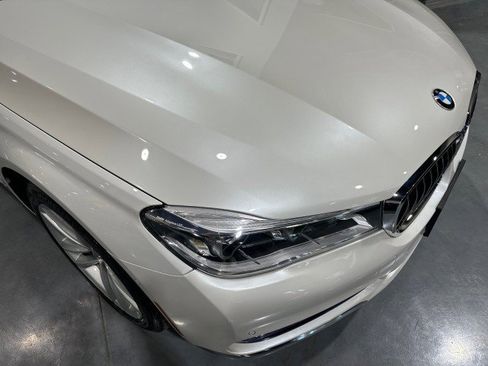 Used 2017 BMW 750i xDrive AWD/4WD image 10
