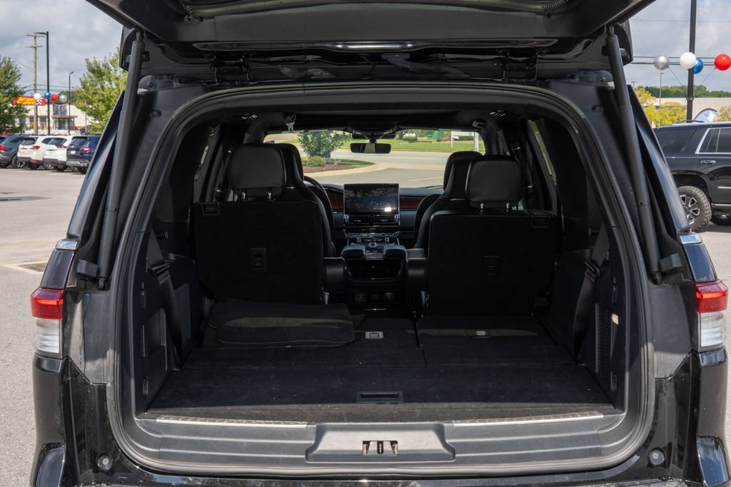 Used 2024 Lincoln Navigator Reserve AWD/4WD image 9