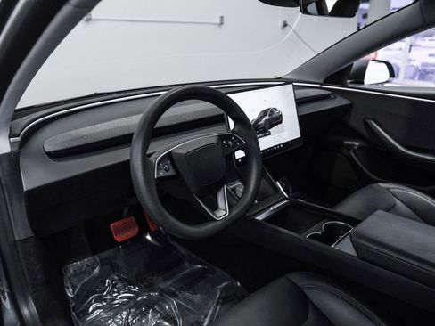 Used 2024 Tesla Model 3 Standard Range RWD image 3