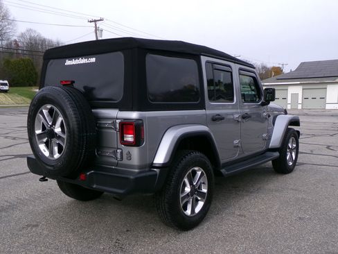 Used 2020 Jeep Wrangler Unlimited Sahara image 6