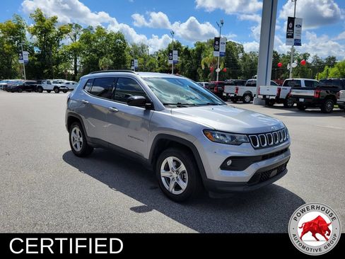 Used 2024 Jeep Compass Latitude AWD/4WD image 8
