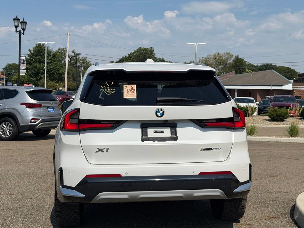Used 2023 BMW X1 xDrive28i w/ Premium Package AWD/4WD image 4