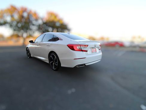 Used 2018 Honda Accord Sport image 8