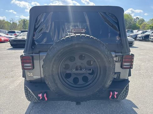 Used 2018 Jeep Wrangler Sport image 15