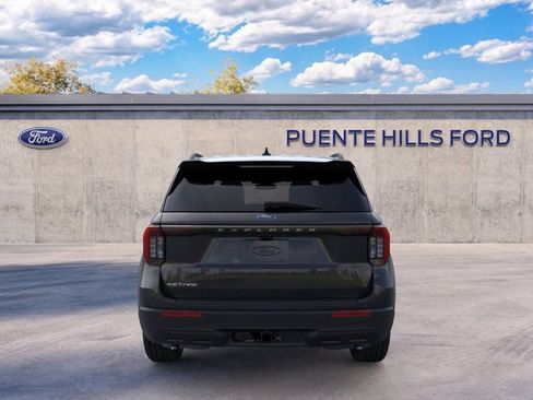 New 2026 Ford Explorer Active RWD image 5
