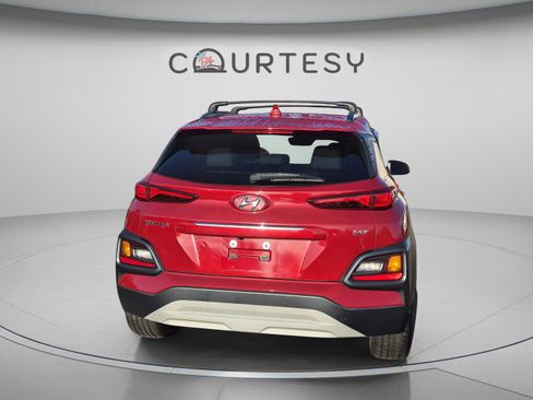Used 2021 Hyundai Kona Limited FWD image 4