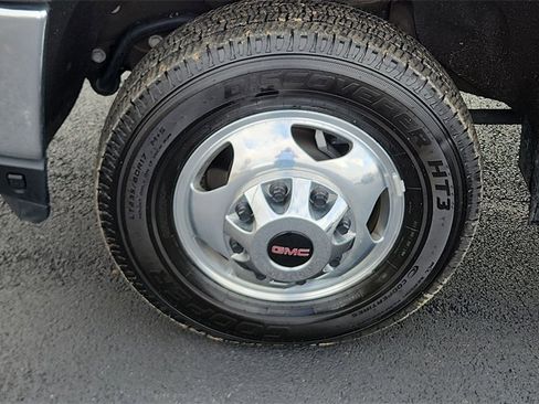 Used 2022 GMC Sierra 3500 SLT w/ SLT Convenience Package image 14