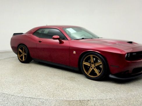 Used 2019 Dodge Challenger R/T Scat Pack RWD image 3