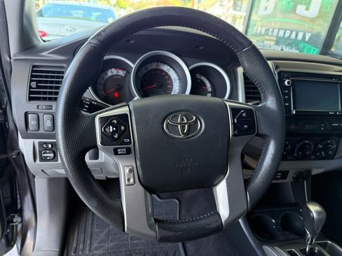Used 2014 Toyota Tacoma PreRunner w/ TRD Off-Road Package RWD image 21