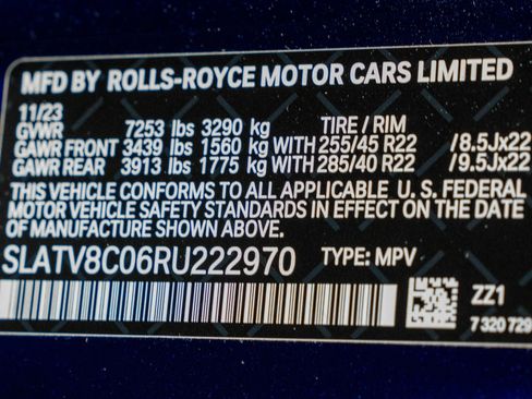 Used 2024 Rolls-Royce Cullinan Black Badge image 19