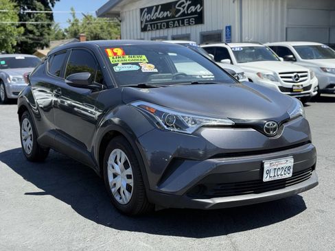 Used 2019 Toyota C-HR LE FWD image 6