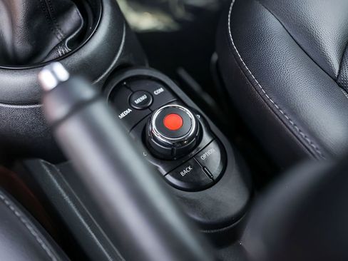 Used 2019 MINI Cooper Convertible w/ Premium Package FWD image 23
