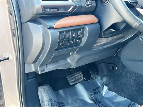 Used 2022 Subaru Forester Touring image 10