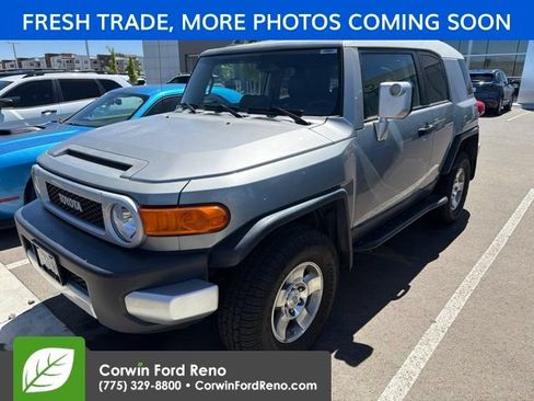 Used 2010 Toyota FJ Cruiser 4WD image 3