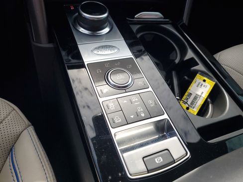 Used 2020 Land Rover Discovery HSE image 26