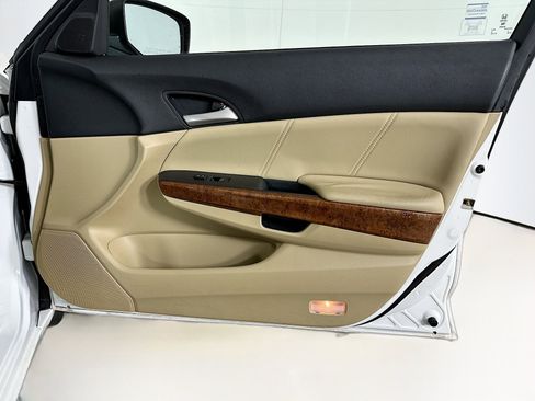 Used 2012 Honda Accord EX-L image 31