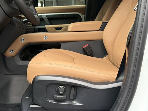 New 2026 Land Rover Defender 110 X-Dynamic SE AWD/4WD image 14
