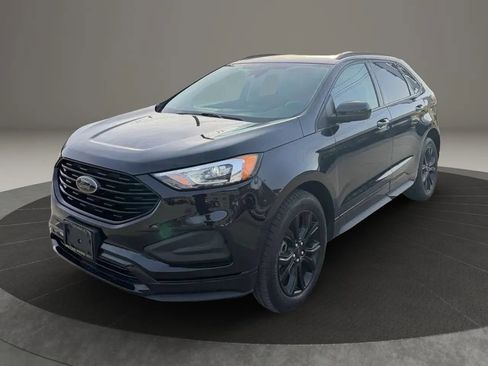 Used 2022 Ford Edge SE w/ Black Appearance Package AWD/4WD image 2