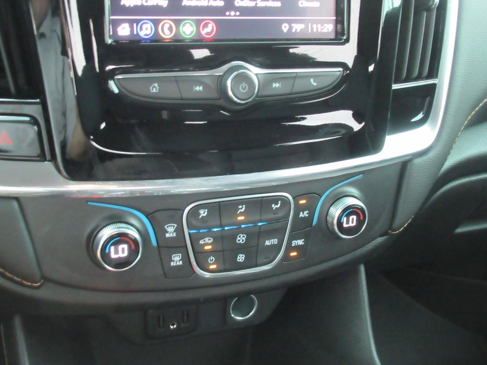 Used 2020 Chevrolet Traverse LT FWD image 31