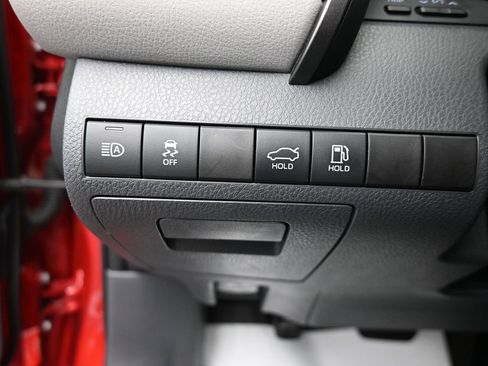 Used 2022 Toyota Camry SE image 16