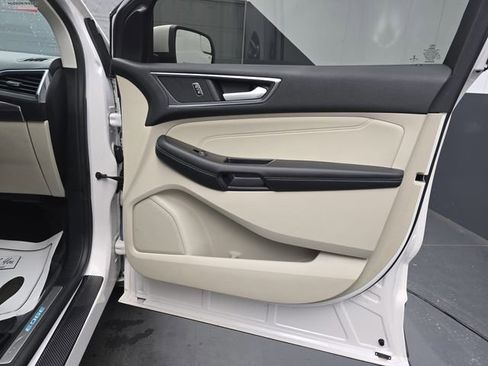 Used 2018 Ford Edge Titanium w/ Technology Package image 48