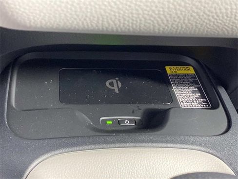 Used 2025 Toyota Corolla LE image 21