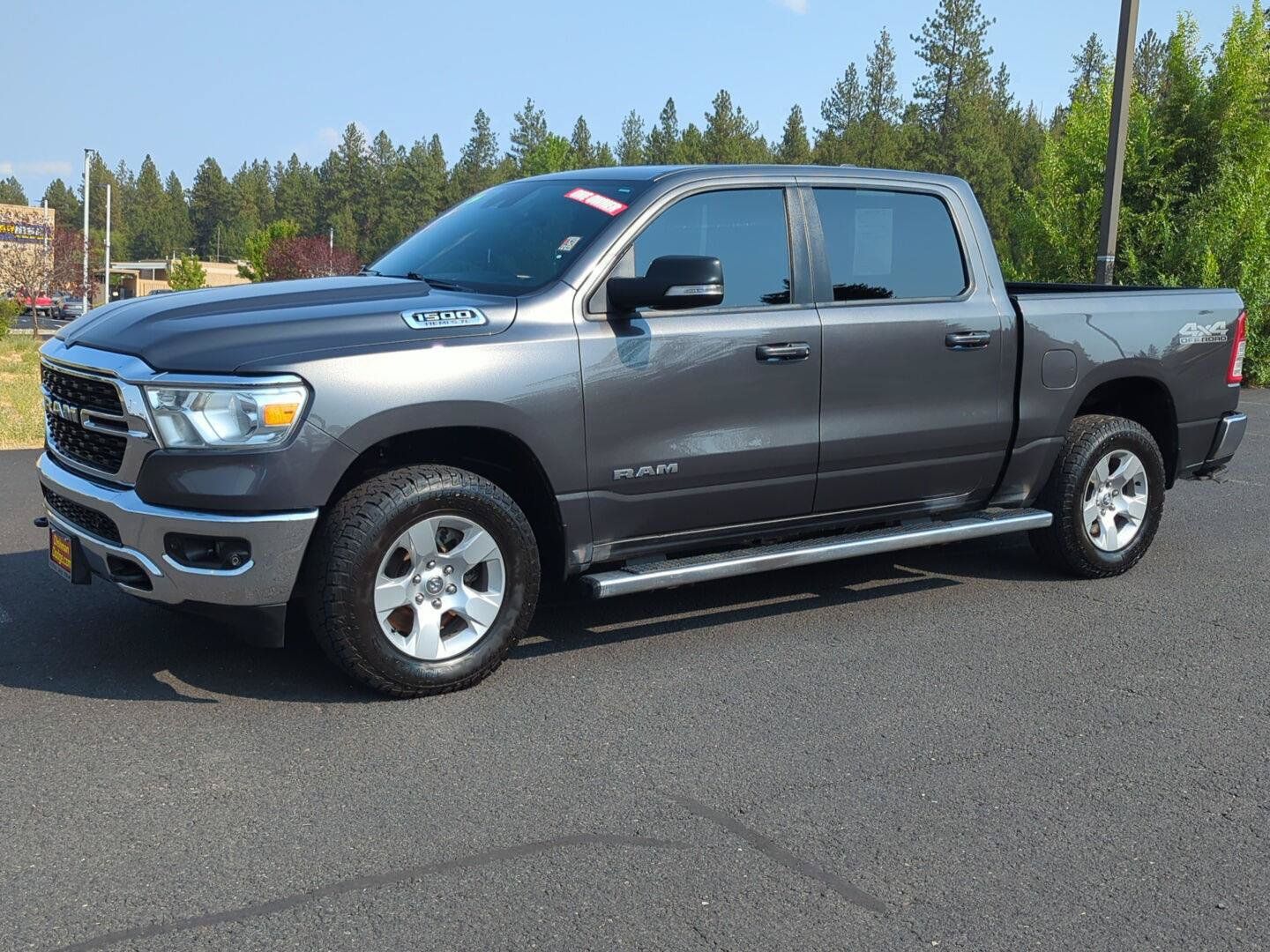 Used 2022 RAM 1500 Big Horn AWD/4WD image 3