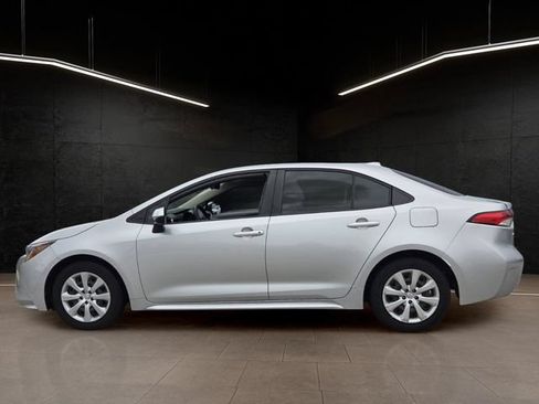 Used 2020 Toyota Corolla LE FWD image 4