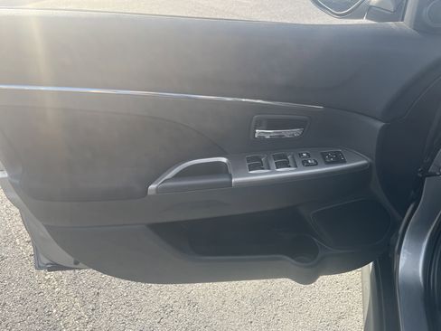 Used 2018 Mitsubishi Outlander Sport ES image 25