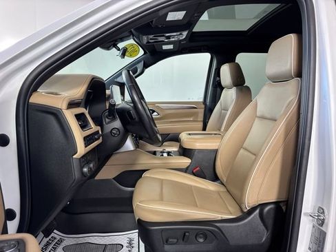 Used 2022 Chevrolet Suburban Premier AWD/4WD image 24